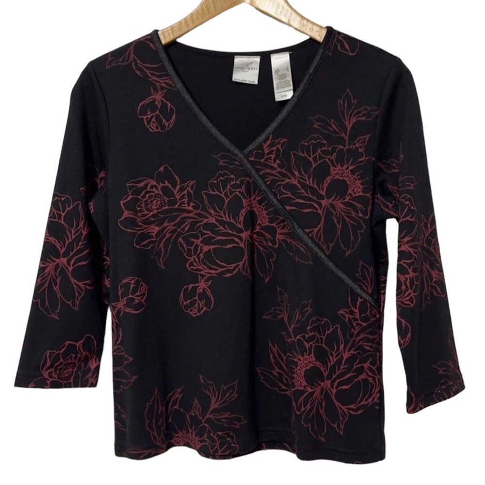 NWT Emma James Womens Floral Print V Neck Top